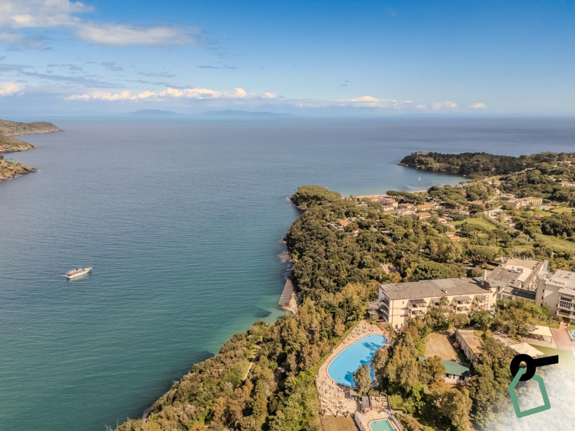 Hotiday Room Collection - Porto Azzurro Capoliveri  Exterior photo